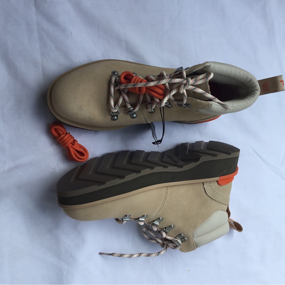 Sorel Women's Boots in Tan and Orange - Picture 12 of 14